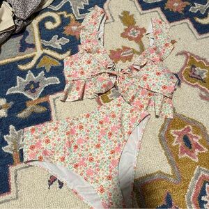 MUST BUNDLE W/ 3 ITEMS